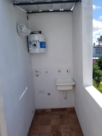 ALQUILER DE EXCELENTE  DEPARTAMENTO EN PLANTA BAJA DE DOS AMBIENTES!!!