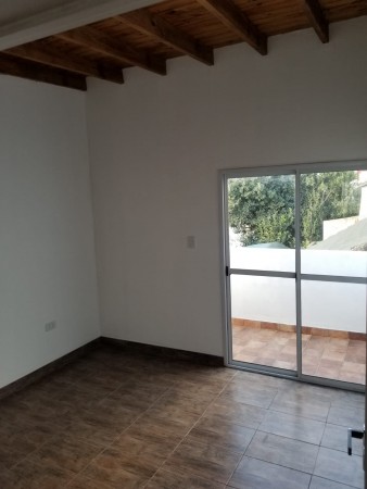 ALQUILER DE EXCELENTE  DEPARTAMENTO EN PLANTA BAJA DE DOS AMBIENTES!!!