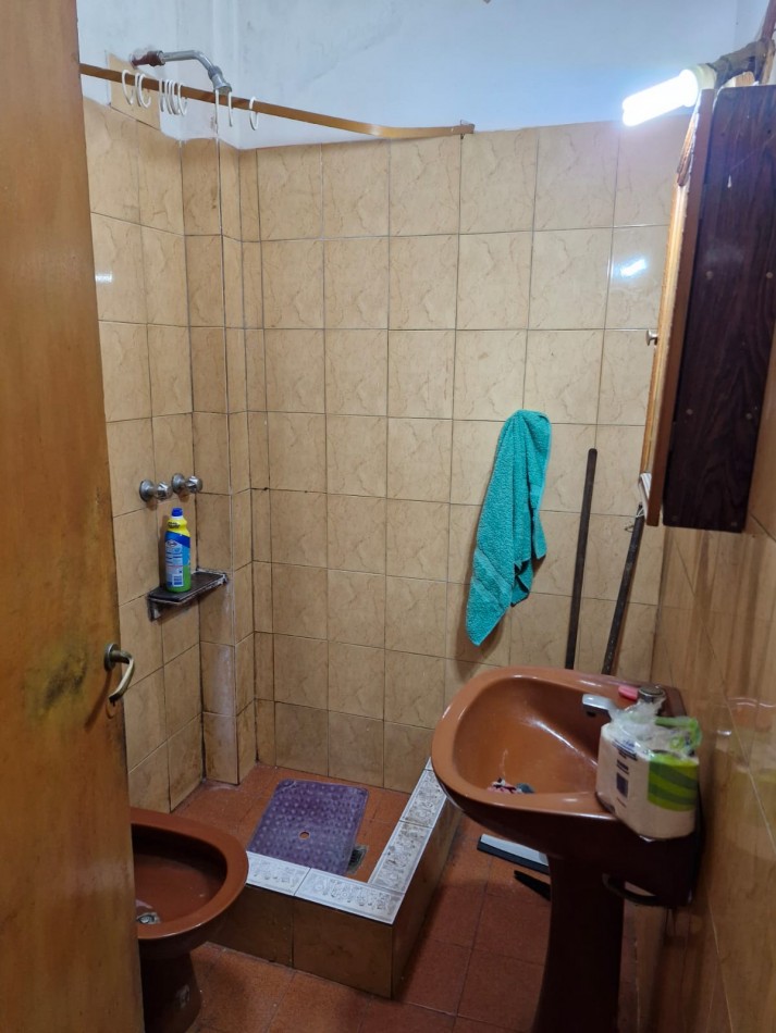 VENTA CASA DE 3 AMBIENTES  -  A REFACCIONAR - ISIDRO CASANOVA