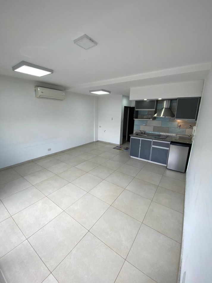 ALQUILER MONOAMBIENTE SEMI AMOBLADO