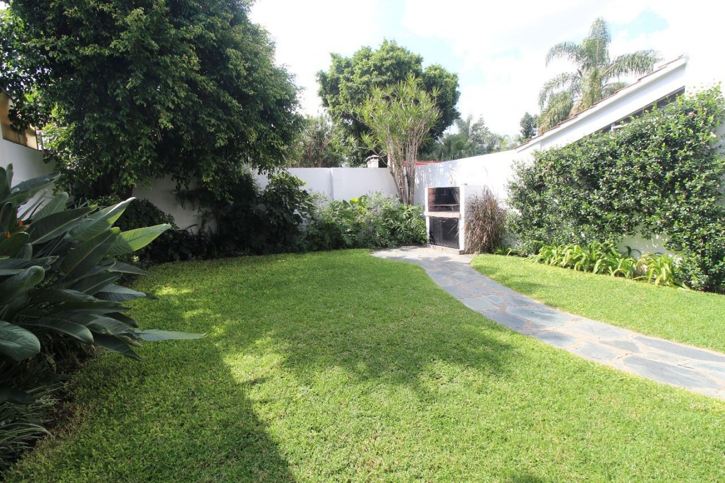 Casa 5 AMBIENTES en Villa Sarmiento, Moron