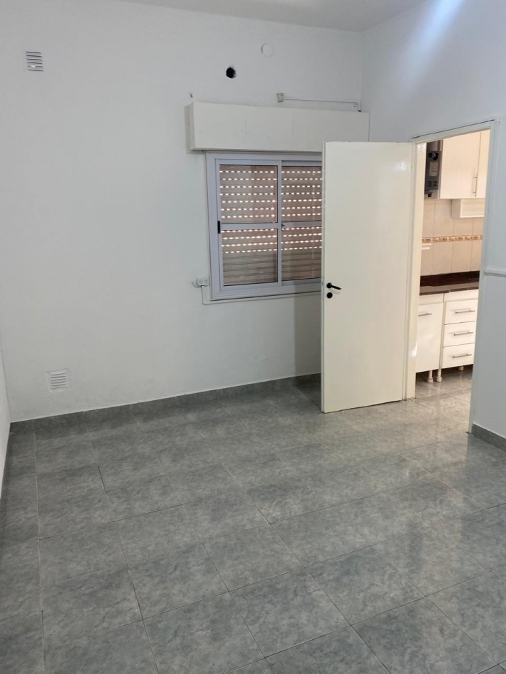 Alquiler Departamento 3 ambientes con patio -San Justo