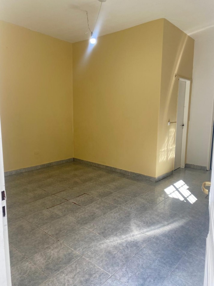 Alquiler Departamento 3 ambientes con patio -San Justo