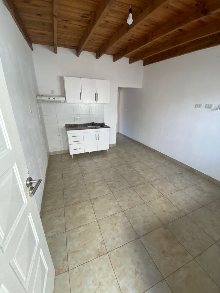 ALQUILER Departamento dos ambientes en Villa Luzuriaga
