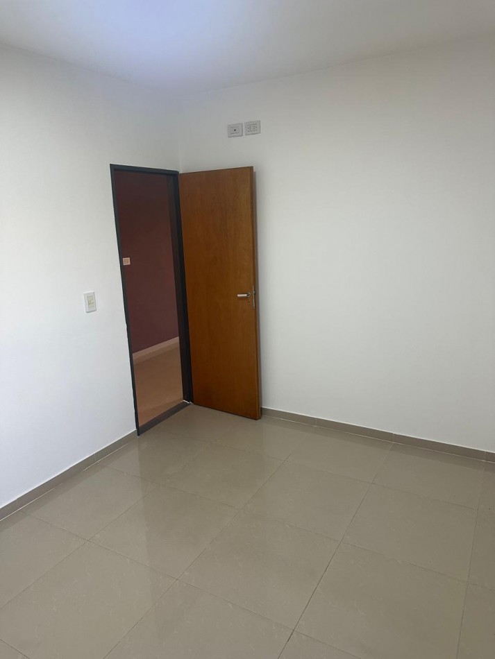 Alquiler departamento 2 ambientes en San Justo