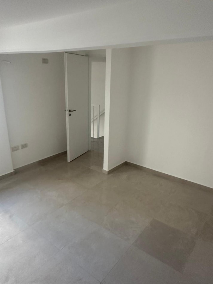 Alquiler Duplex 3 ambientes en Villa Luzuriaga