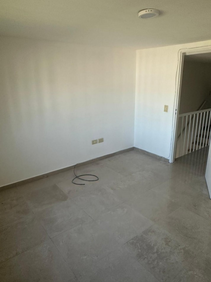 Alquiler Duplex 3 ambientes en Villa Luzuriaga