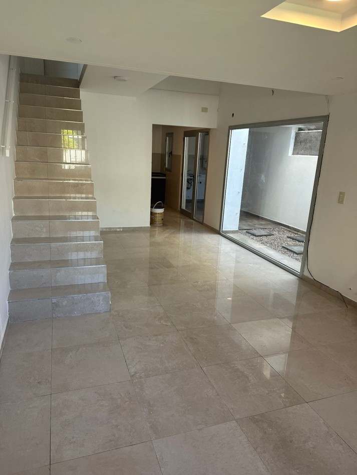 Alquiler Duplex 3 ambientes en Villa Luzuriaga