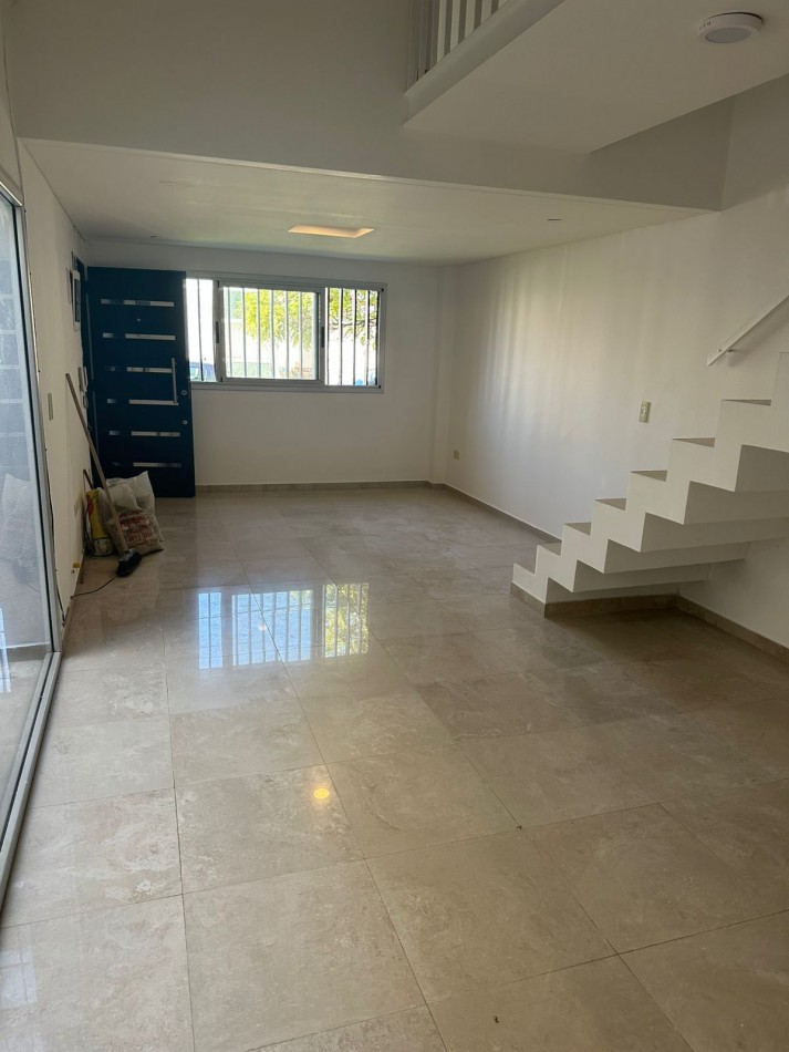 Alquiler Duplex 3 ambientes en Villa Luzuriaga