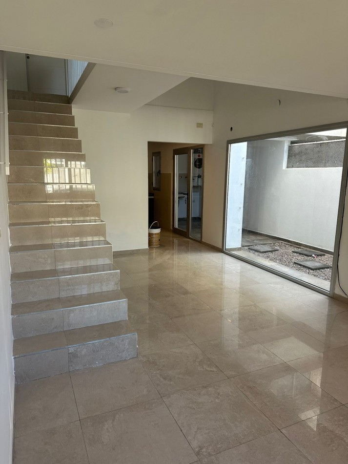 Alquiler Duplex 3 ambientes en Villa Luzuriaga