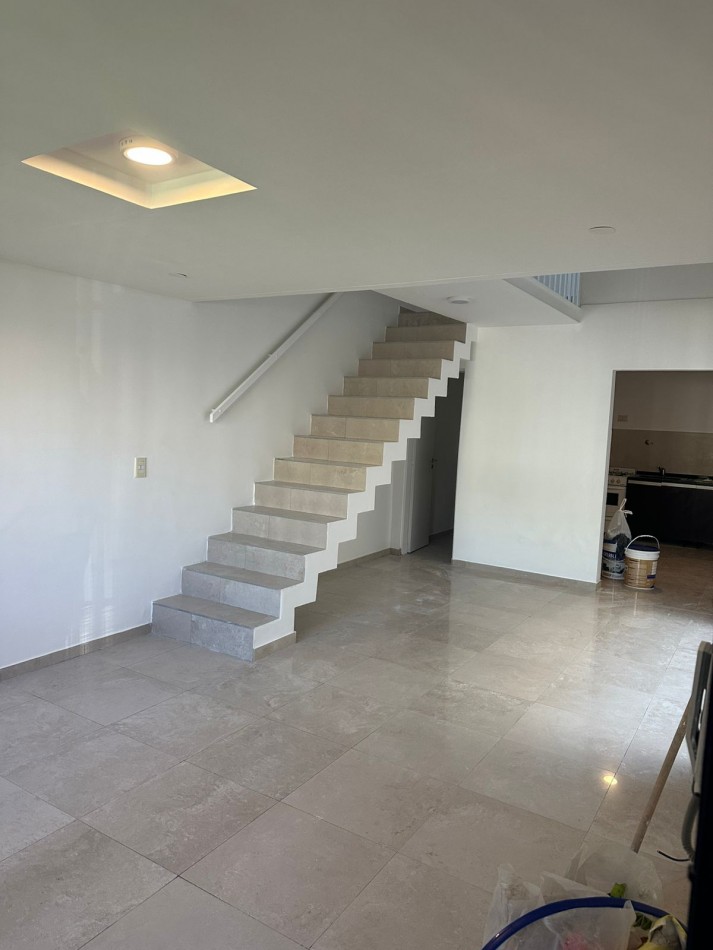 Alquiler Duplex 3 ambientes en Villa Luzuriaga
