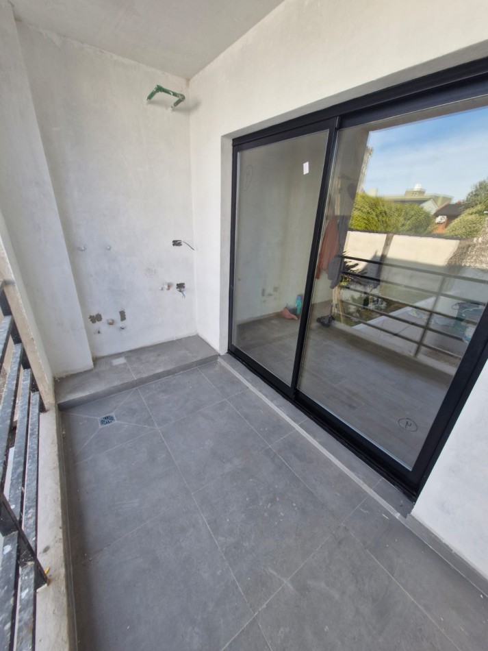 departamento 2 y 1/2 ambientes de categoria - villa luzuriaga