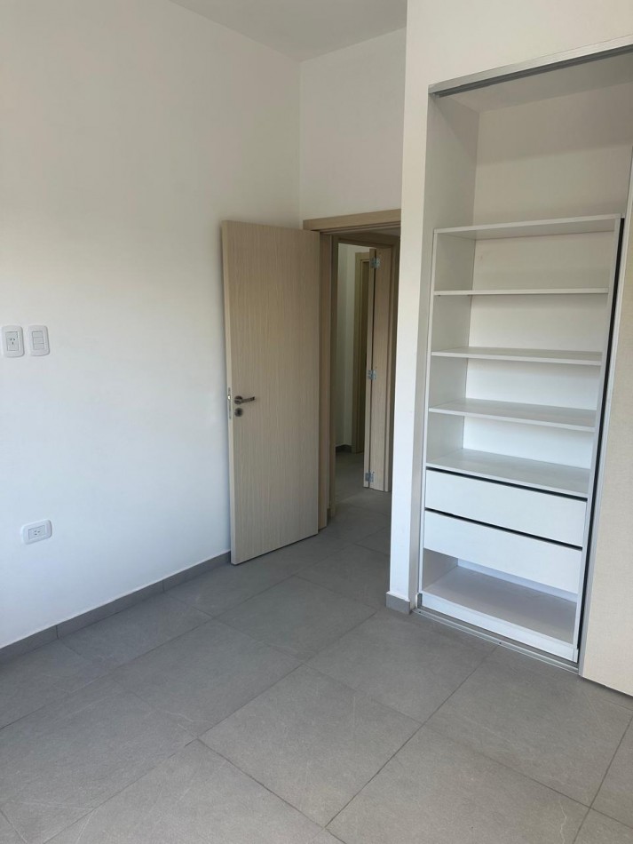 Alquiler Departamento 3 ambientes con cochera - Villa Luzuriaga 