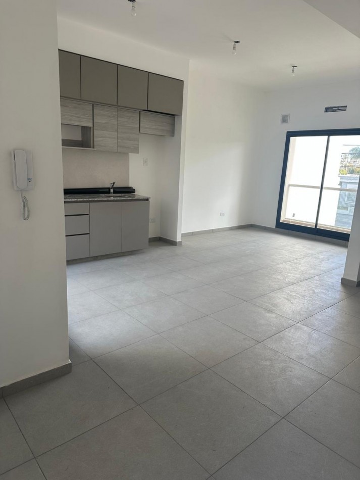 Alquiler Departamento 3 ambientes con cochera - Villa Luzuriaga 