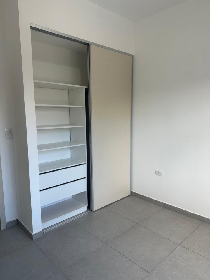 Alquiler Departamento 3 ambientes con cochera - Villa Luzuriaga 
