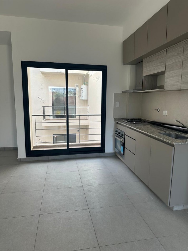 Alquiler Departamento 3 ambientes con cochera - Villa Luzuriaga 