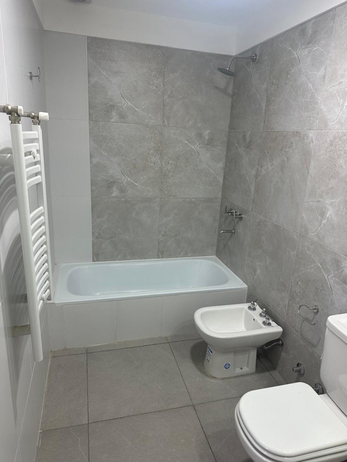 Alquiler Departamento 3 ambientes con cochera - Villa Luzuriaga 