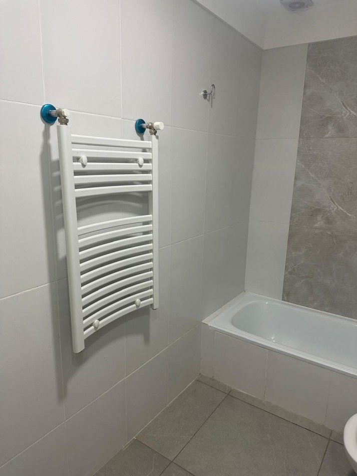 Alquiler Departamento 3 ambientes con cochera - Villa Luzuriaga 