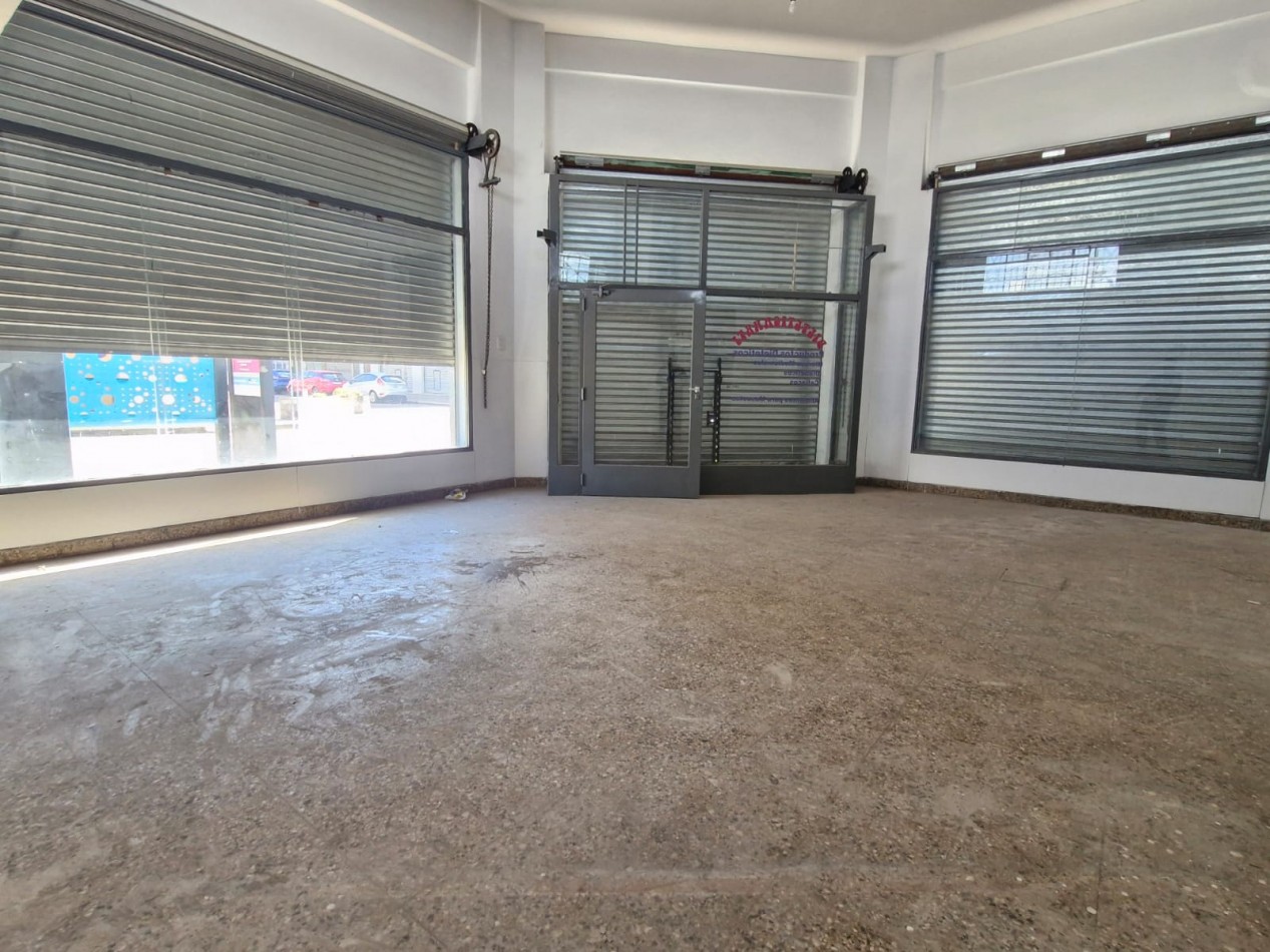 local comercial - isidro casanova