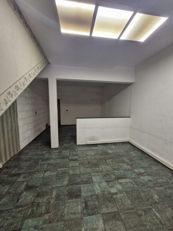 local comercial - isidro casanova