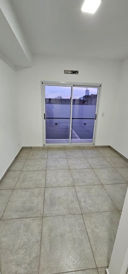 Departamento 2 ambientes con patio a estrenar - Lomas del mirador