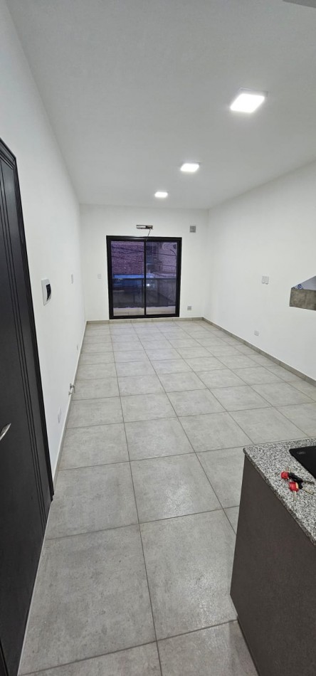 Departamento 2 ambientes con patio a estrenar - Lomas del mirador