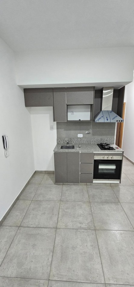 Departamento 2 ambientes con patio a estrenar - Lomas del mirador