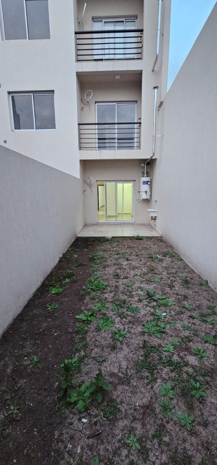 Departamento 2 ambientes con patio a estrenar - Lomas del mirador