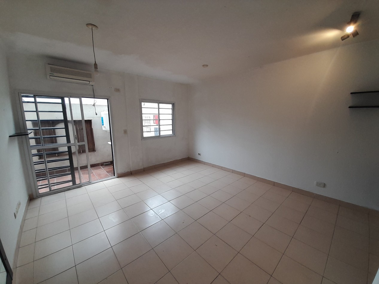 ALQUILER DEPARTAMENTO DE 2 AMBIENTES CON PATIO EN VILLA SARMIENTO
