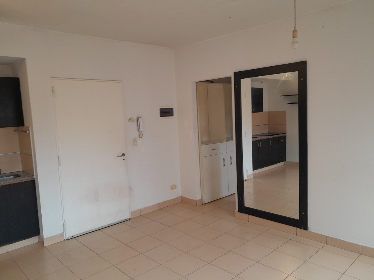 ALQUILER DEPARTAMENTO DE 2 AMBIENTES CON PATIO EN VILLA SARMIENTO