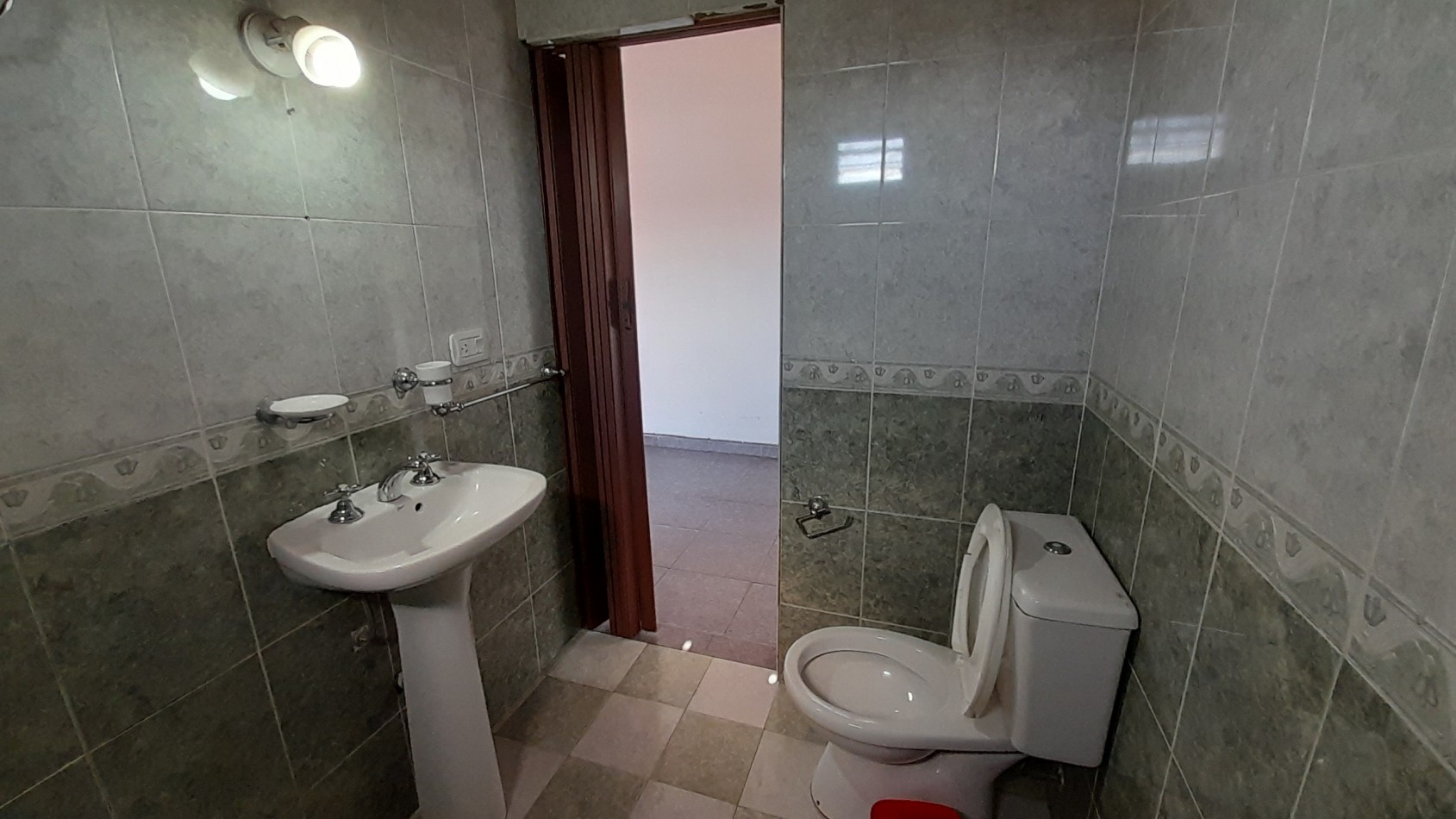 EN ALQUILER PH 2 AMBIENTES EN CASANOVA