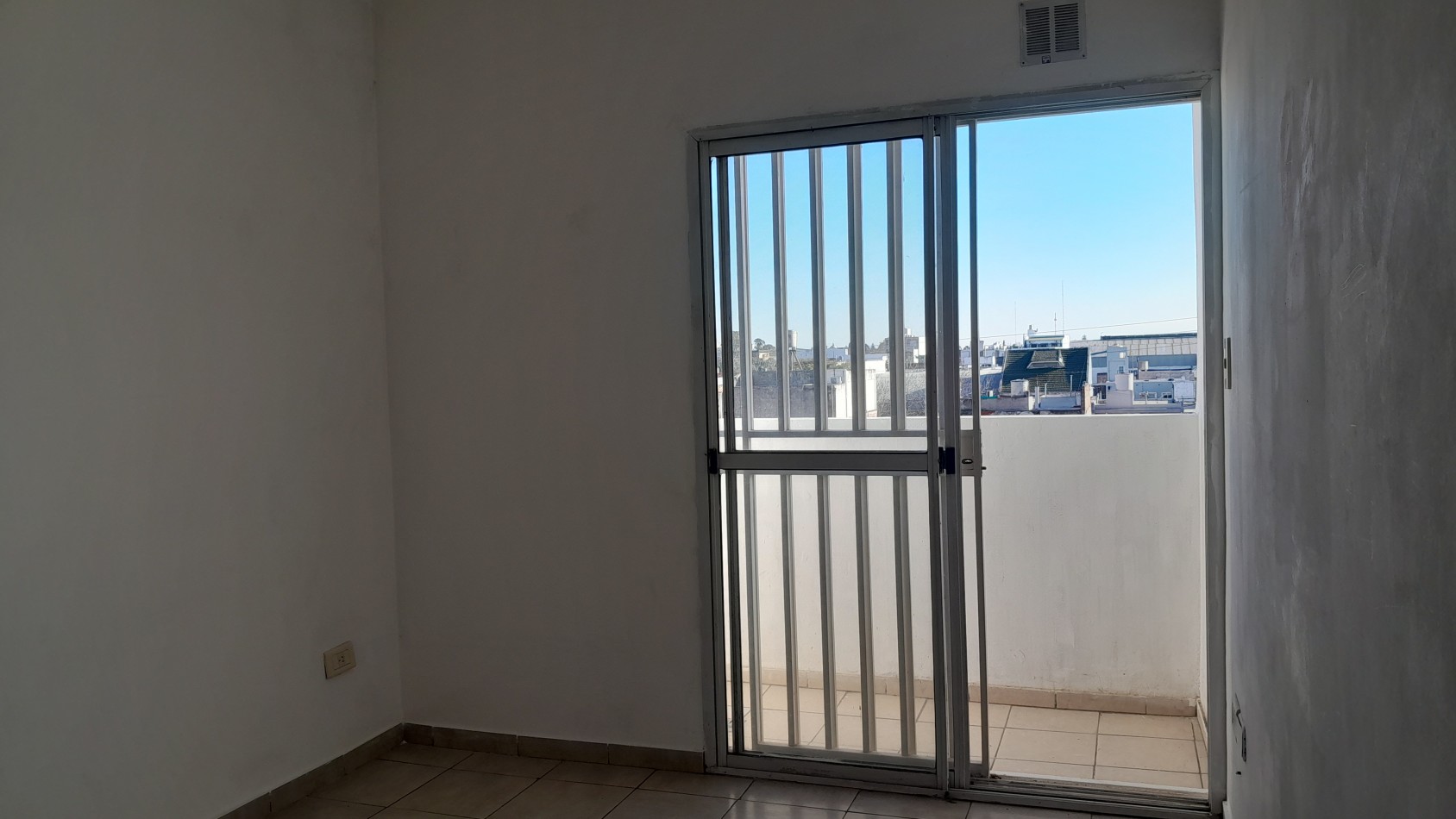 ¡EN VENTA DEPARTAMENTO DE 2 AMBIENTES EN RAMOS MEJIA!