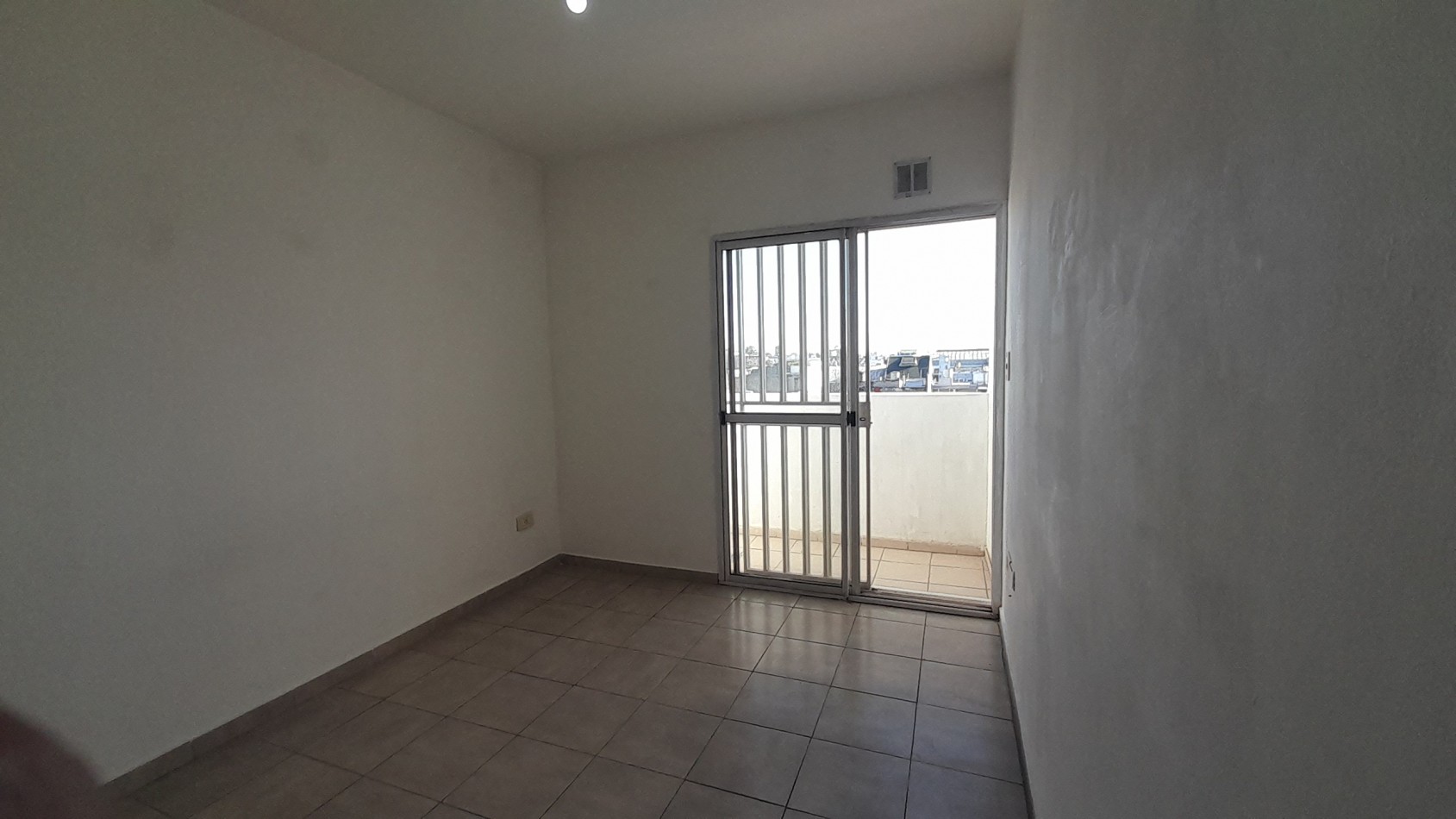 ¡EN VENTA DEPARTAMENTO DE 2 AMBIENTES EN RAMOS MEJIA!