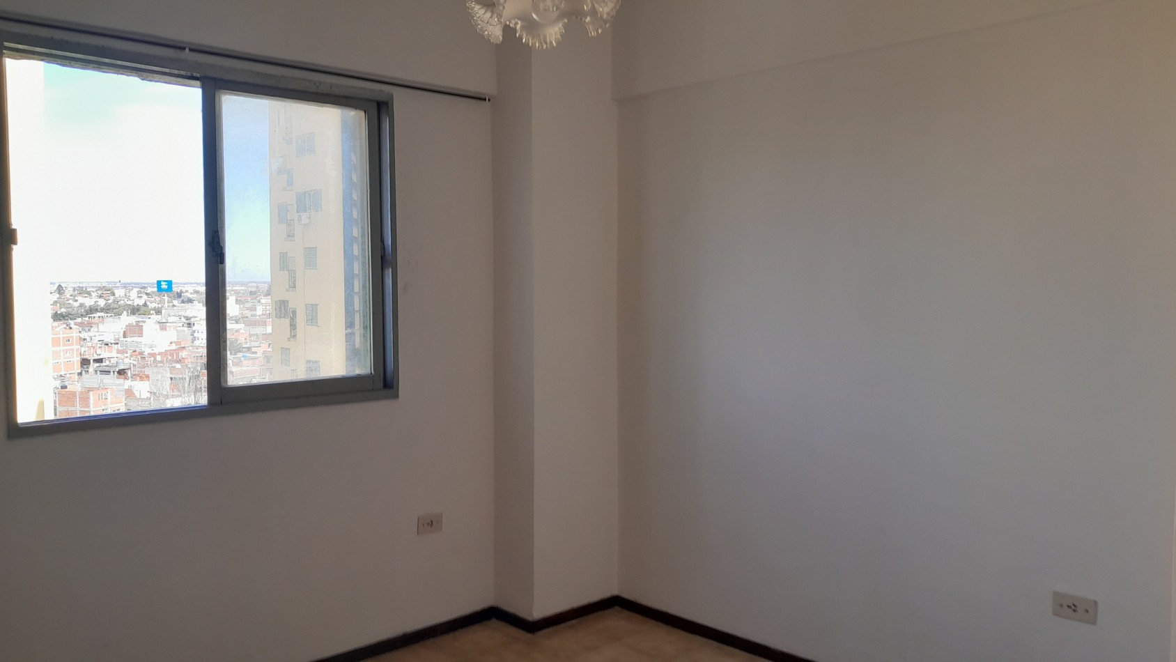 EN ALQUILER DEPARTAMENTO 3 AMBIENTES CON COCHERA - VILLA MADERO