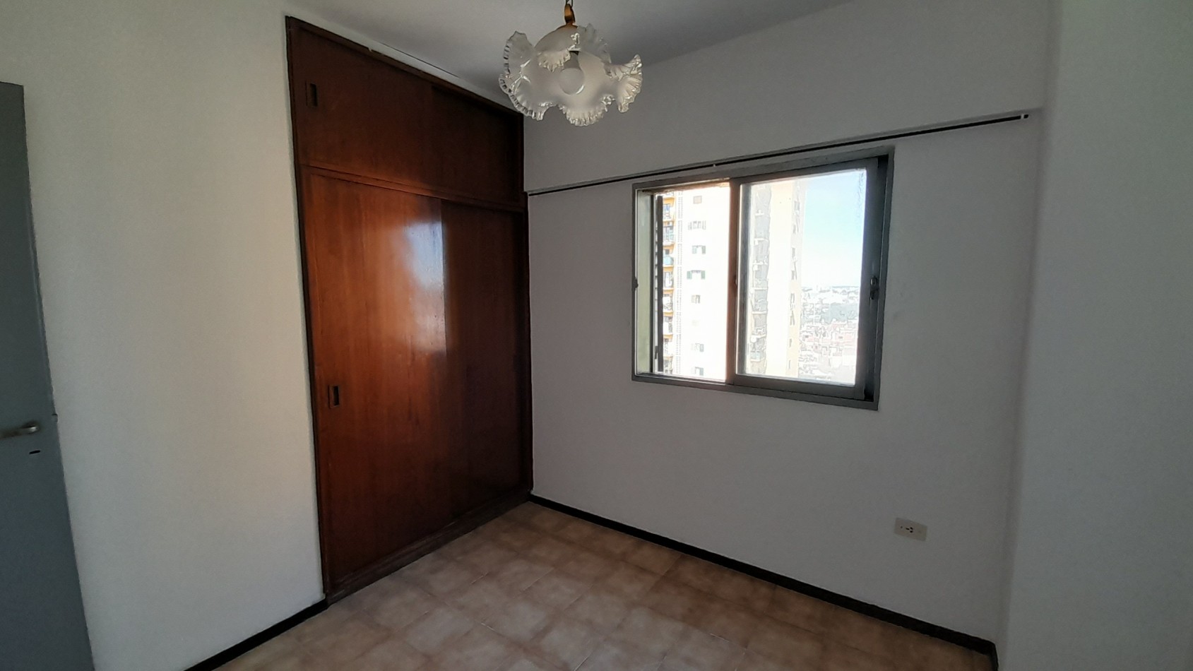 EN ALQUILER DEPARTAMENTO 3 AMBIENTES CON COCHERA - VILLA MADERO