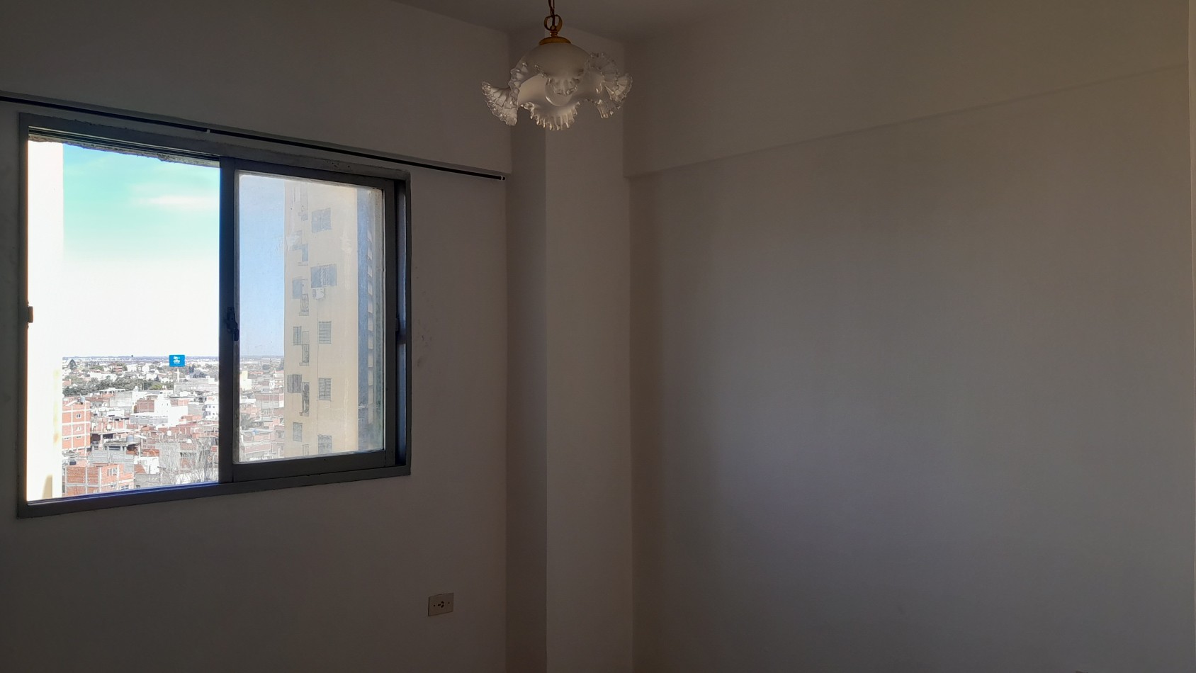 EN ALQUILER DEPARTAMENTO 3 AMBIENTES CON COCHERA - VILLA MADERO