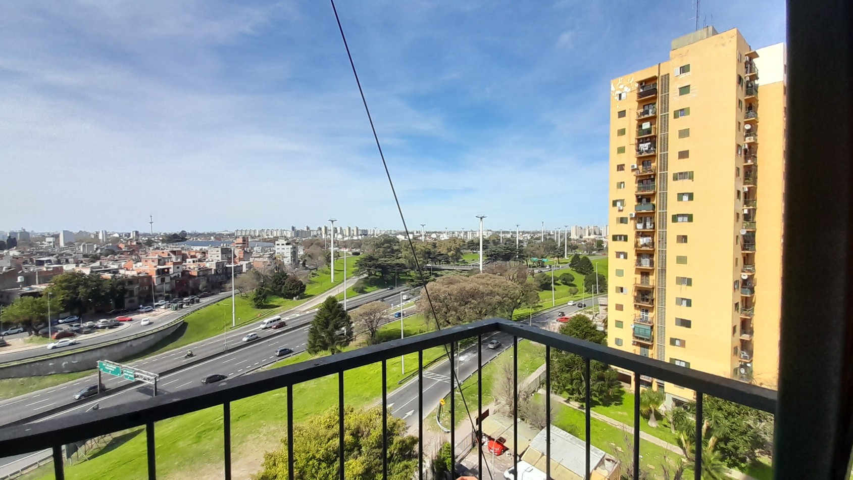 EN ALQUILER DEPARTAMENTO 3 AMBIENTES CON COCHERA - VILLA MADERO
