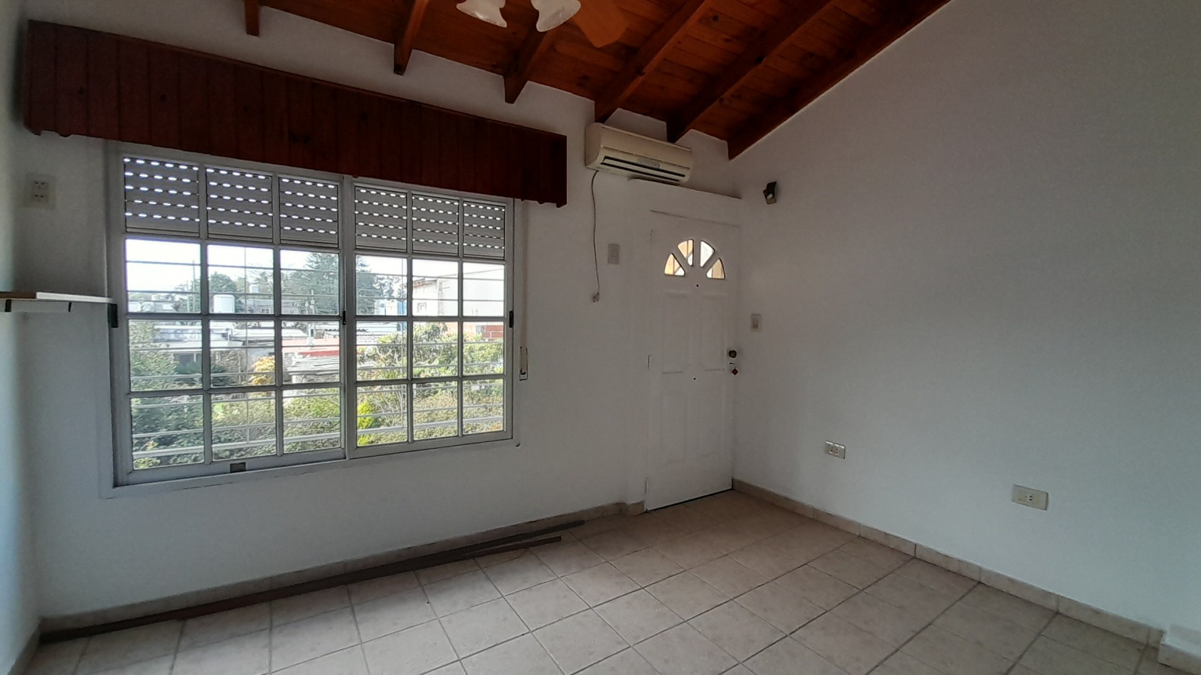 ALQUILER DE PH 3 AMBIENTES EN VILLA LUZURIAGA