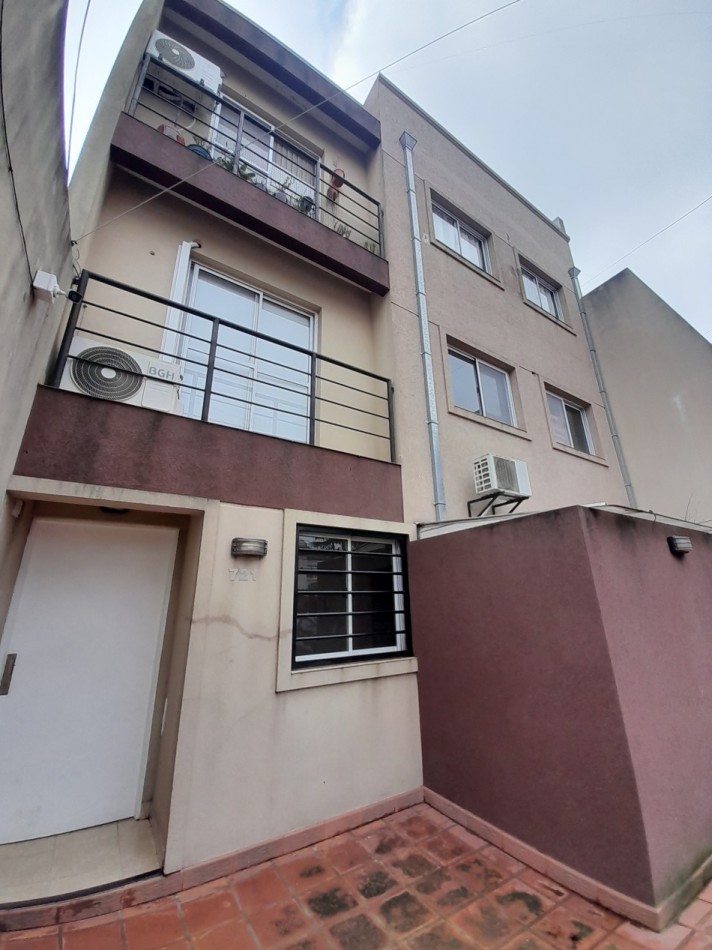 ALQUILER DEPARTAMENTO DE 2 AMBIENTES CON PATIO EN VILLA SARMIENTO