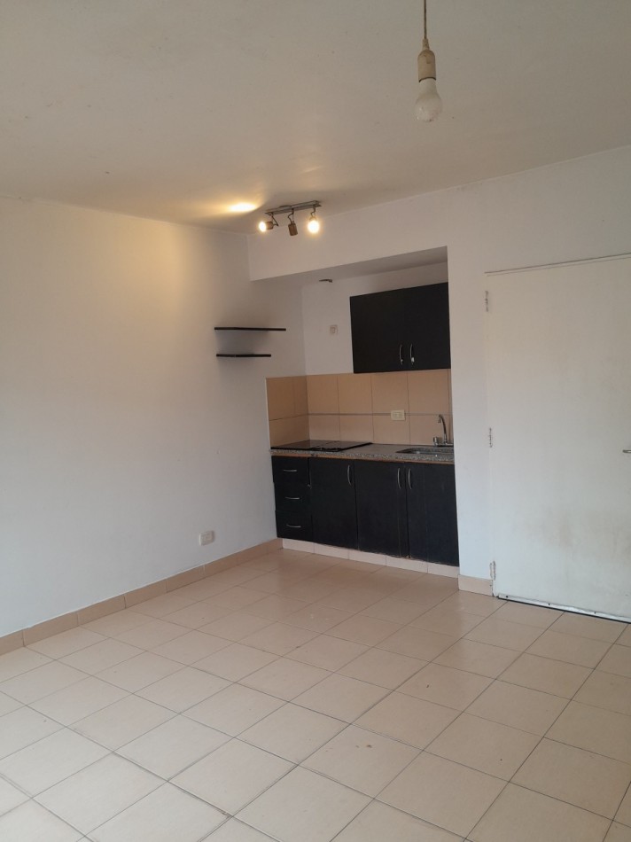 ALQUILER DEPARTAMENTO DE 2 AMBIENTES CON PATIO EN VILLA SARMIENTO