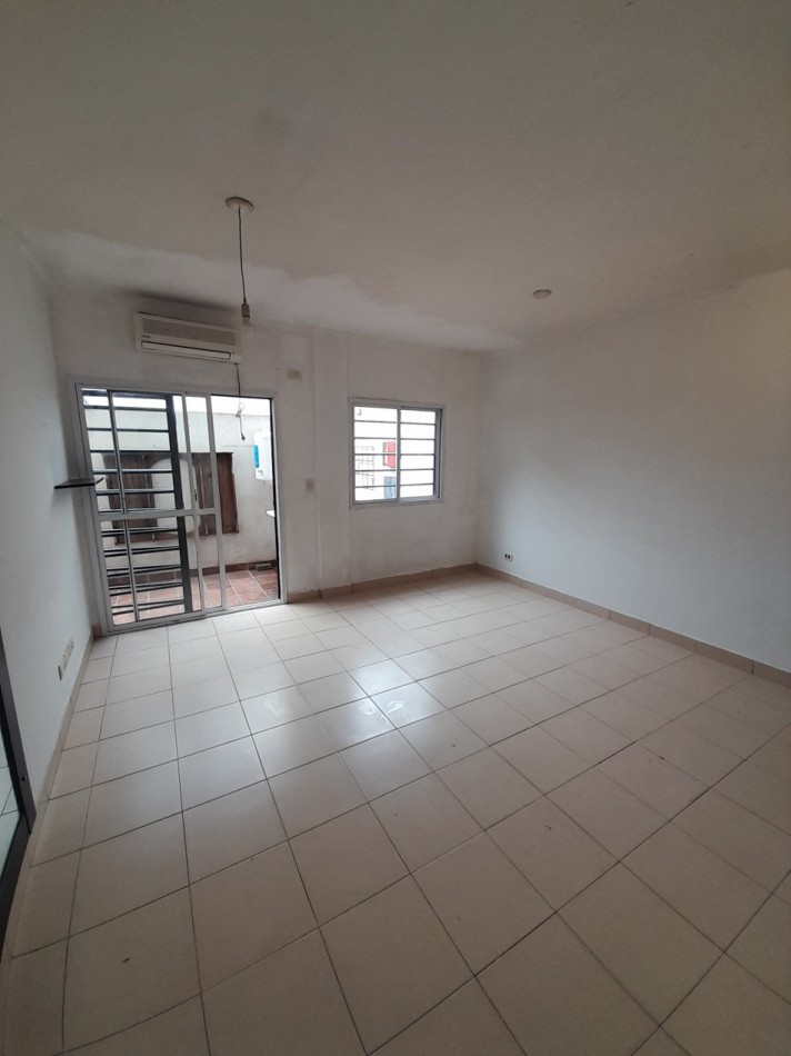 ALQUILER DEPARTAMENTO DE 2 AMBIENTES CON PATIO EN VILLA SARMIENTO