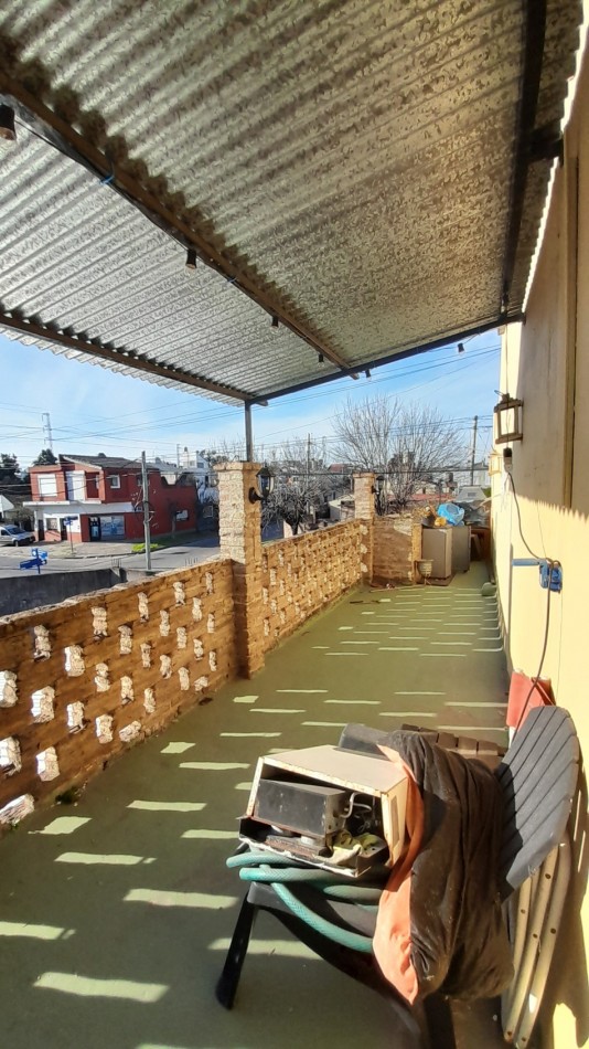 ¡ DUPLEX 3 AMBIENTES CON COCHERA Y TERRAZA EN VENTA !
