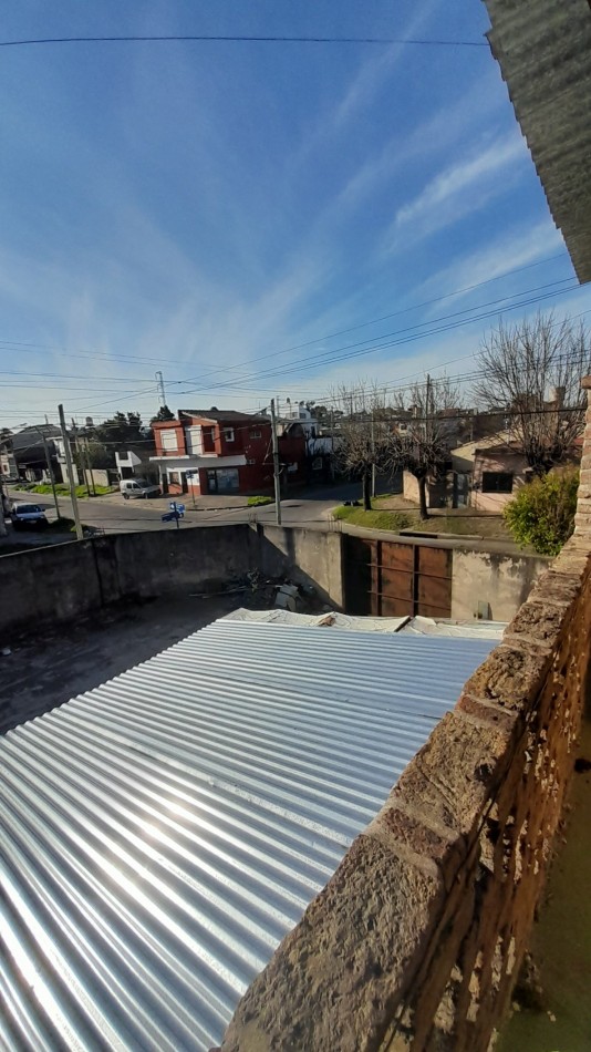 ¡ DUPLEX 3 AMBIENTES CON COCHERA Y TERRAZA EN VENTA !