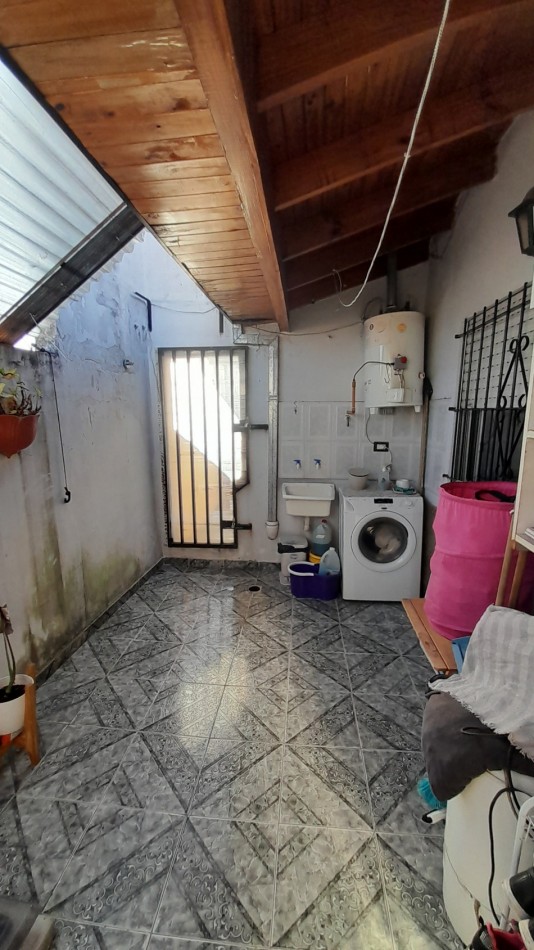 ¡ DUPLEX 3 AMBIENTES CON COCHERA Y TERRAZA EN VENTA !