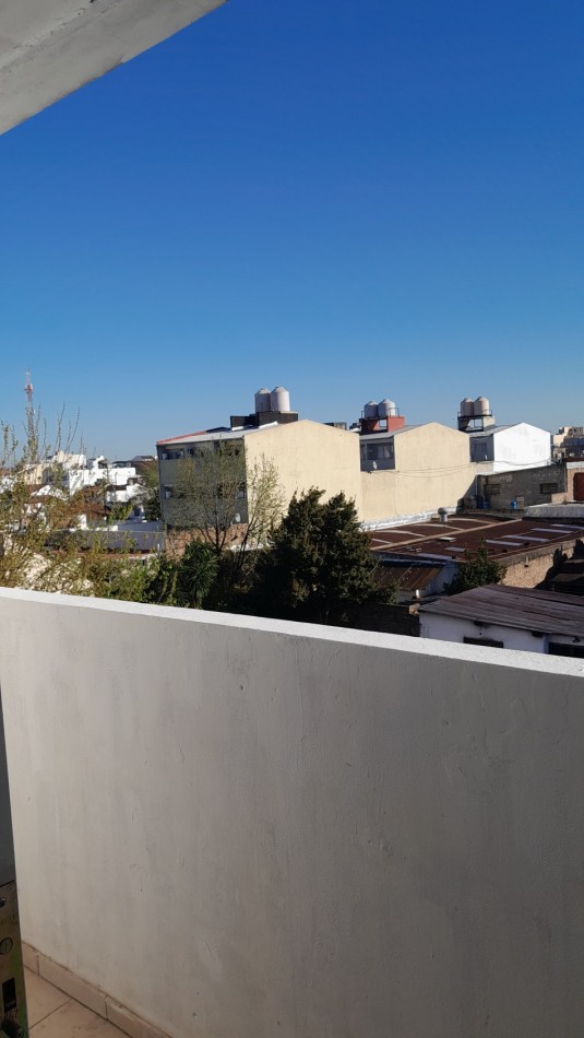 ¡EN VENTA DEPARTAMENTO DE 2 AMBIENTES EN RAMOS MEJIA!