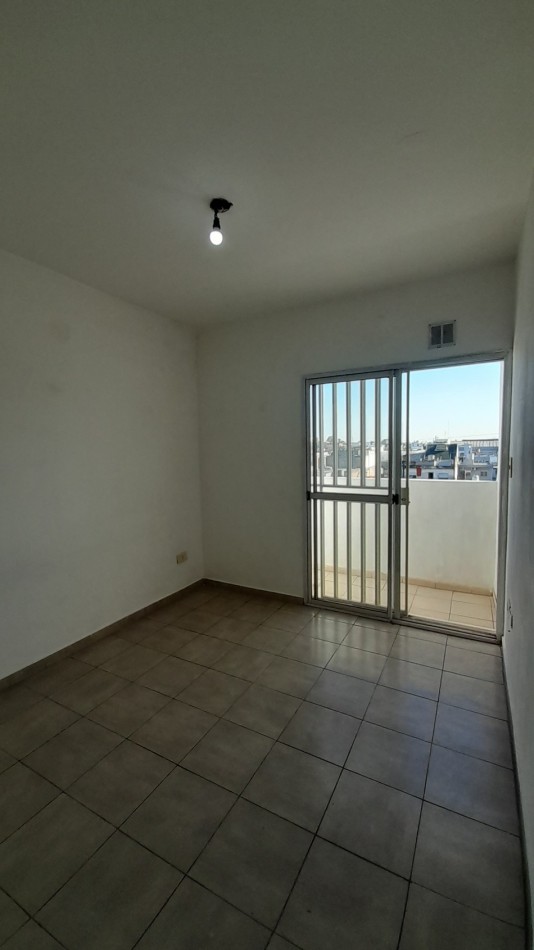 ¡EN VENTA DEPARTAMENTO DE 2 AMBIENTES EN RAMOS MEJIA!