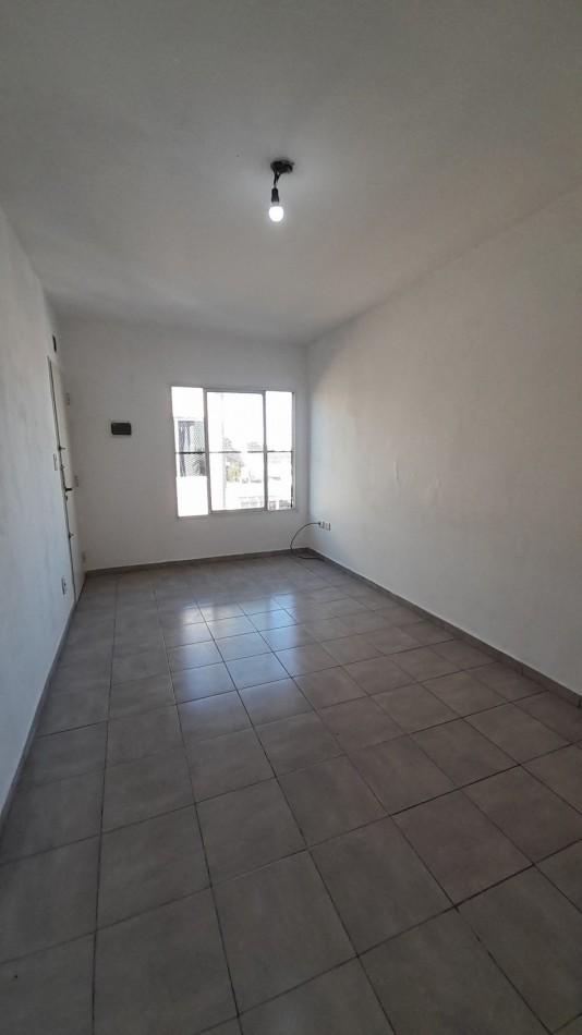 ¡EN VENTA DEPARTAMENTO DE 2 AMBIENTES EN RAMOS MEJIA!