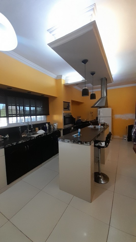 ¡EN VENTA QUINTA EN VIRREY DEL PINO!