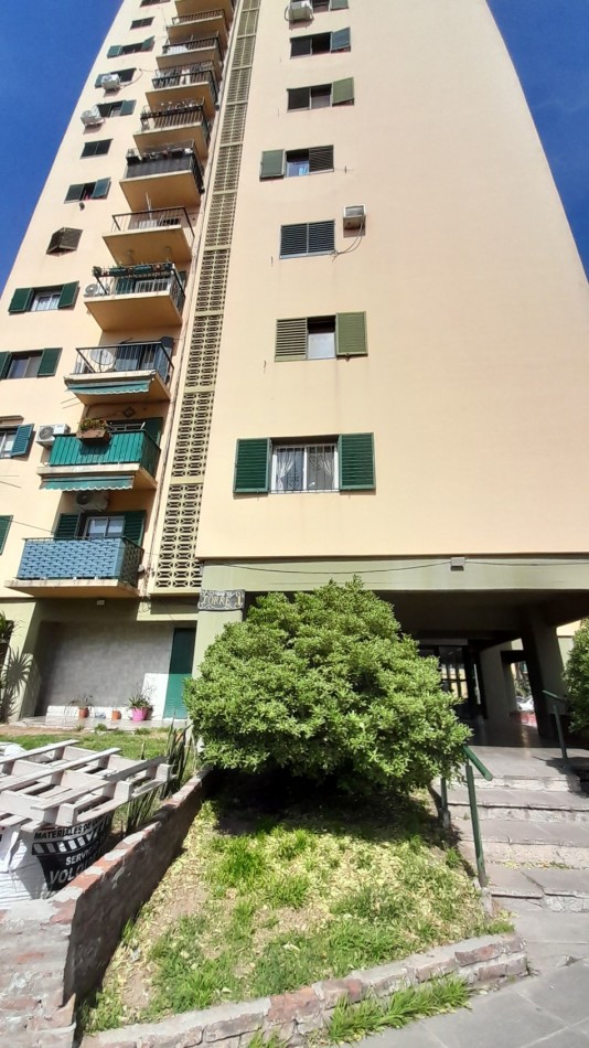 EN ALQUILER DEPARTAMENTO 3 AMBIENTES CON COCHERA - VILLA MADERO