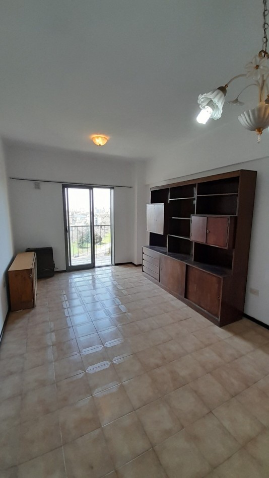 EN ALQUILER DEPARTAMENTO 3 AMBIENTES CON COCHERA - VILLA MADERO